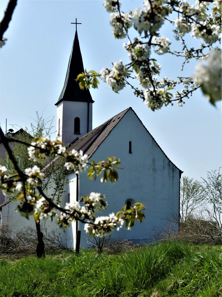 Kirche Gundhöring von außen
